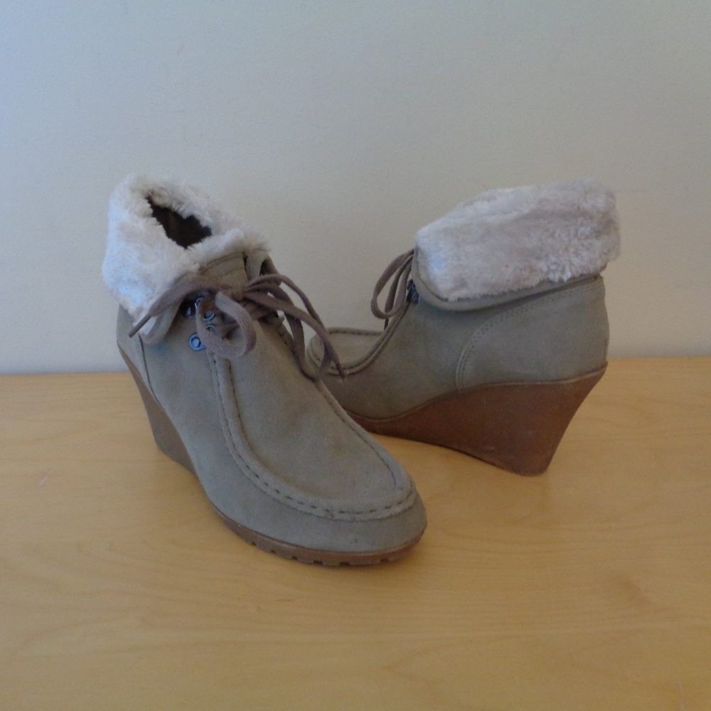 Sonoma Caylie Wedge Boots Suede Faux Fur Lace Up Booties Taupe Size 7.5 NEW